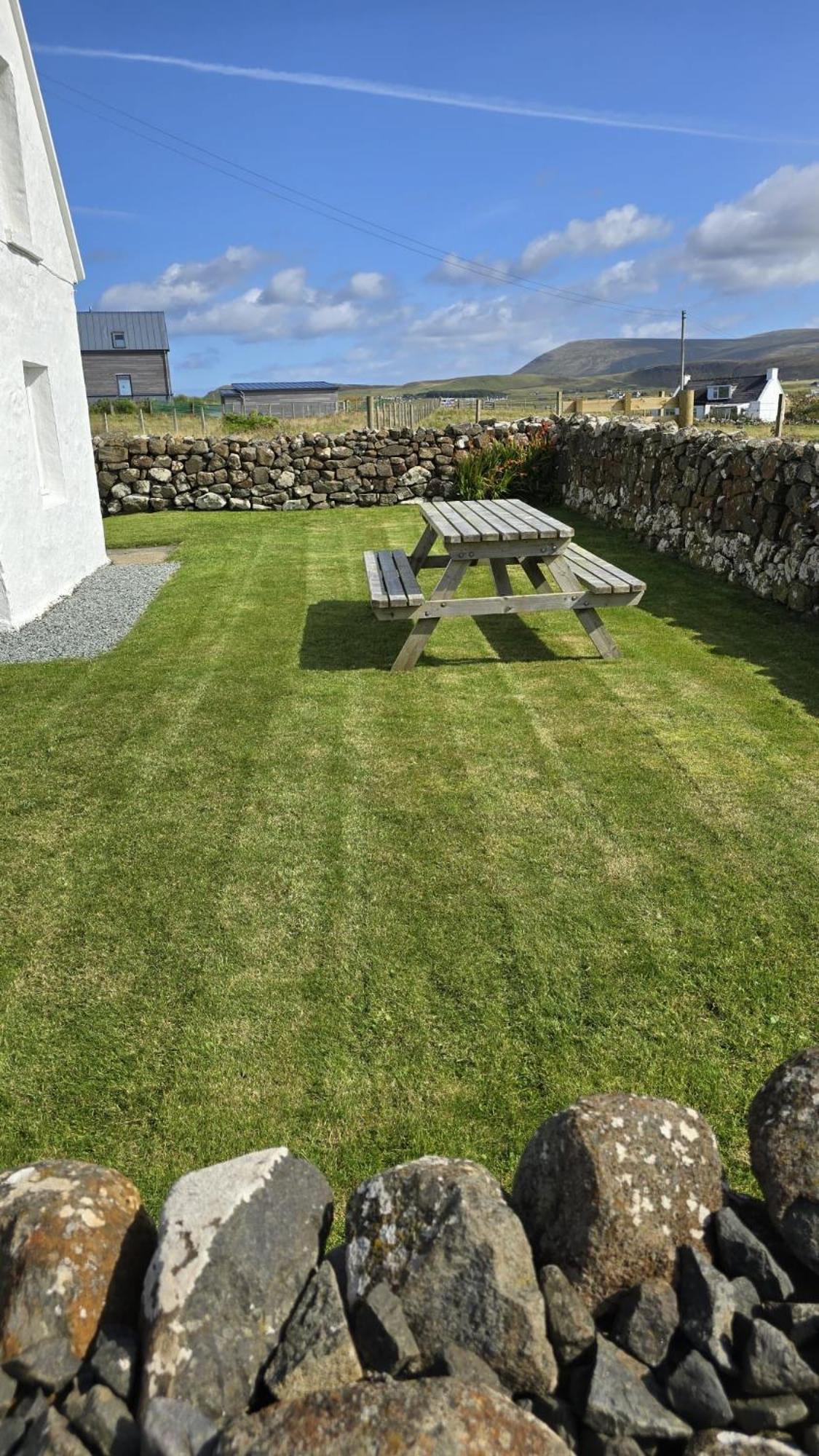 Cnoc Ruaraidh Cottage Kilmuir  Eksteriør billede